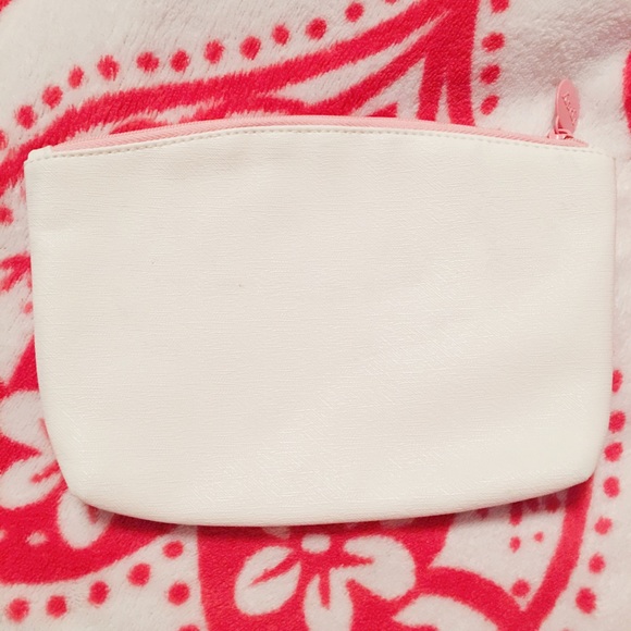 Limited Edition: Ipsy Glamour makeup pouch - Picture 2 of 4